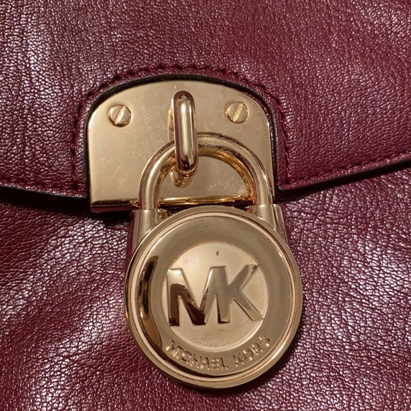 Authentic Michael Kors burgundy handbag with gold chain hardware - Picture 2 of 6